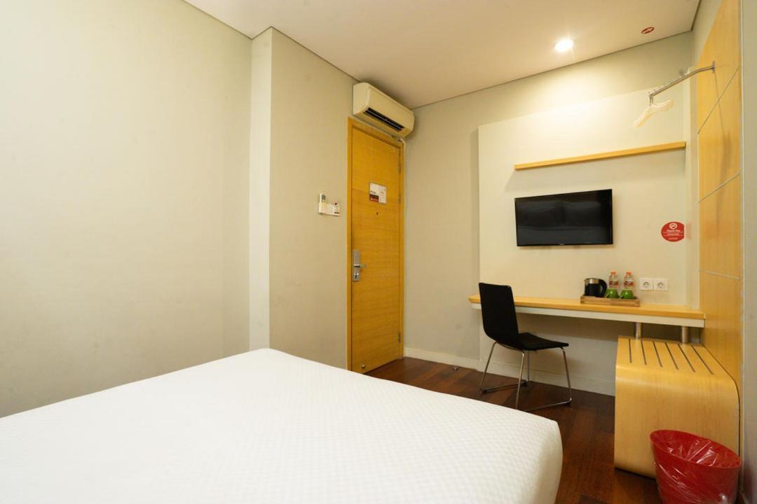 Life Hotel Stasiun Kota Surabaya Eksteriør bilde