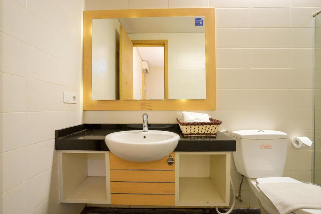 Life Hotel Stasiun Kota Surabaya Eksteriør bilde