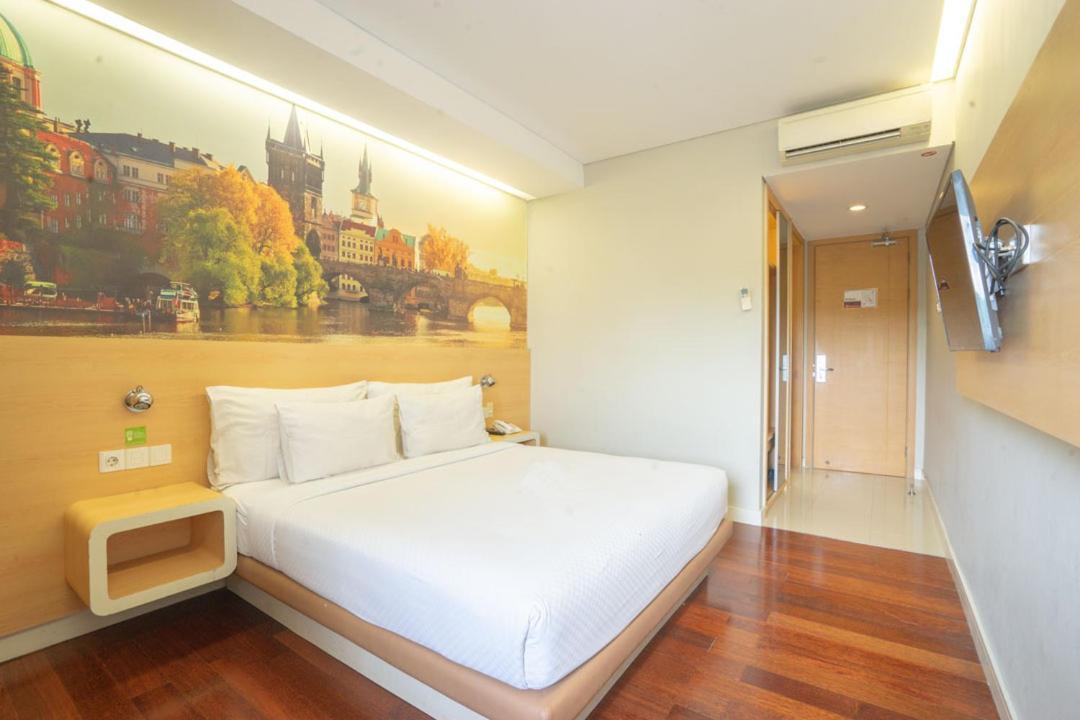 Life Hotel Stasiun Kota Surabaya Rom bilde