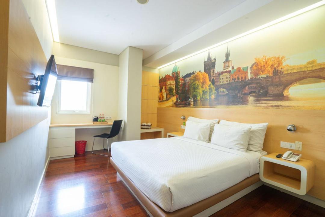 Life Hotel Stasiun Kota Surabaya Rom bilde